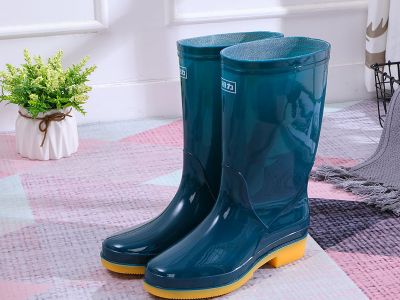 回力813女装中筒双色雨靴