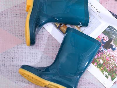 回力813女装双色雨鞋